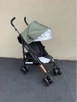 Jeep powerglyde light weight stroller/ Green Compact stroller