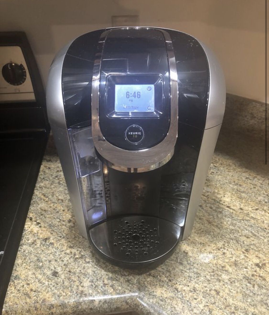 Like New Keurig with 80 oz water reservoir! Carafe included
