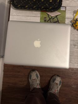 Apple MacBook 13