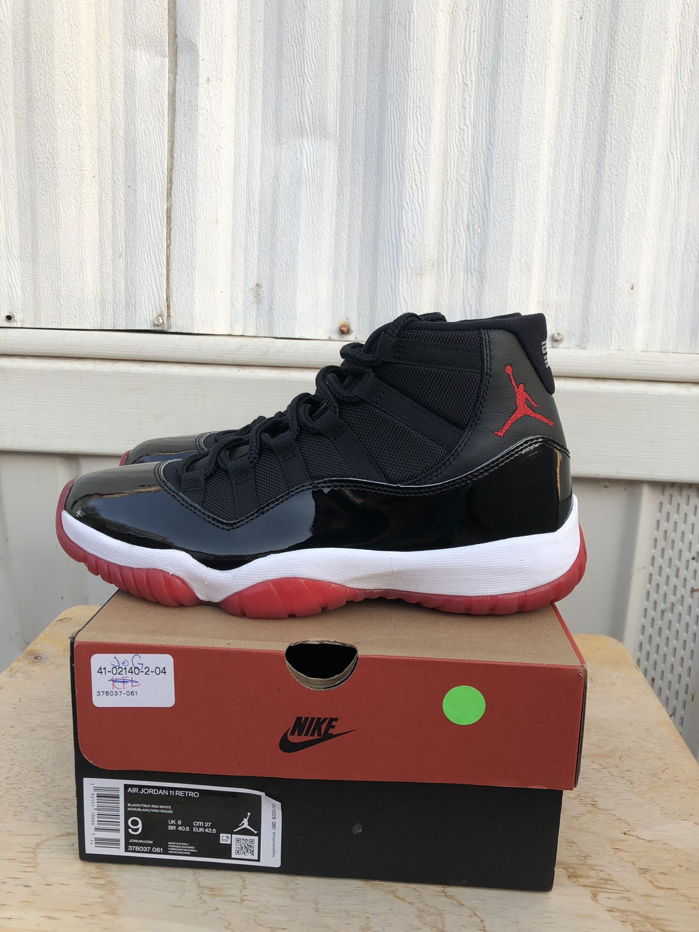 air Jordan 11 retro “bred” size 9!