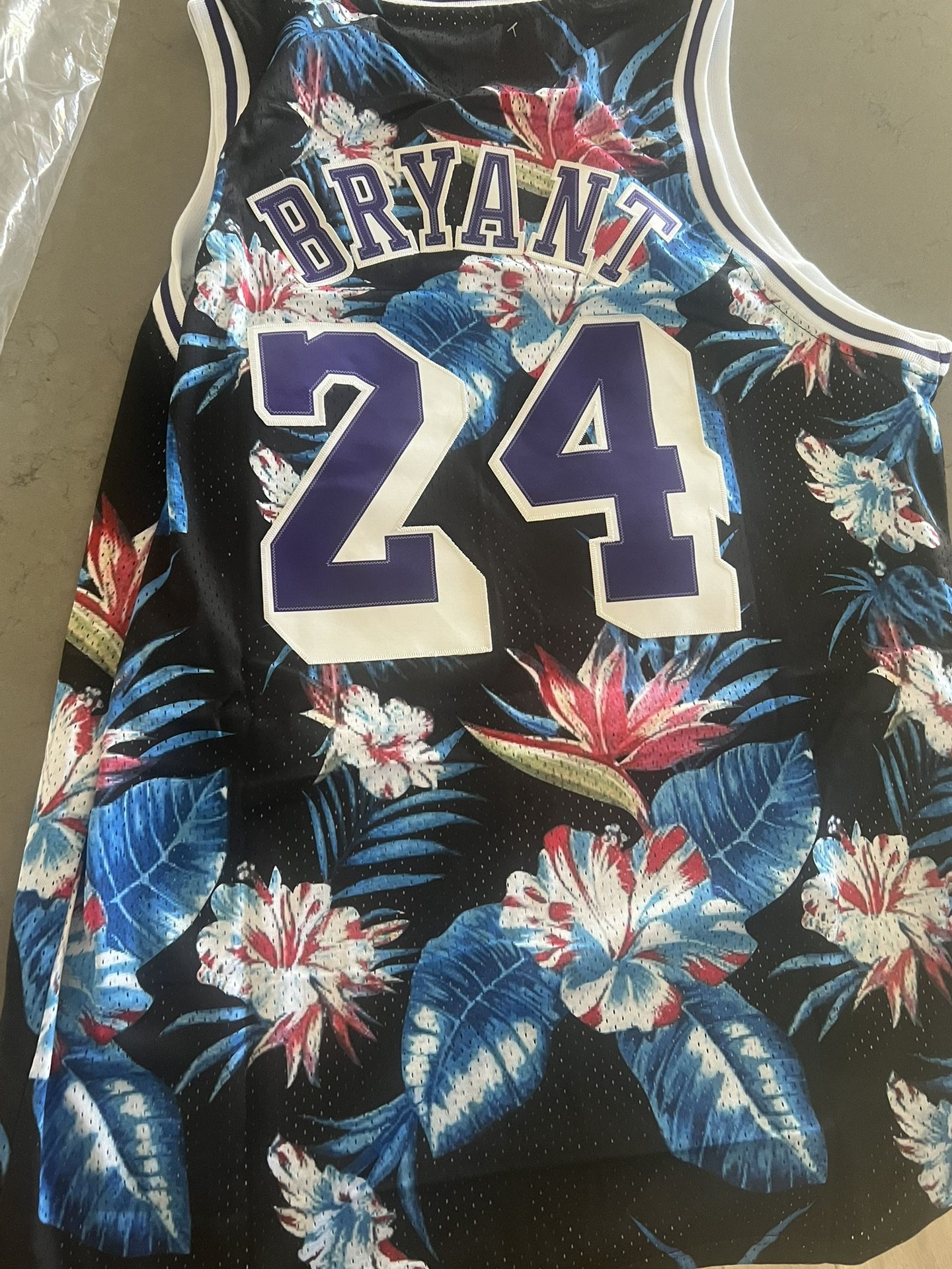 Kobe Bryant #8 / #24 Black Mamba Los Angeles Lakers Gigi Heart Basketball  Jersey for Sale in El Paso, TX - OfferUp