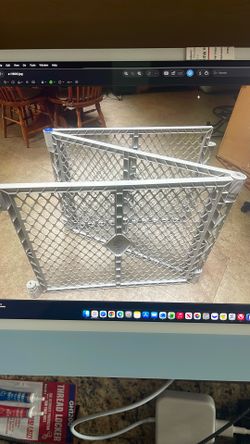 12 Panel Baby-pet Gate. Solid Construction. Panels Are 32w X 26h. 32 feet Total