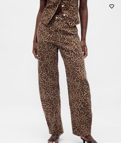 GAP leopard print barrel jeans Sz 4/27