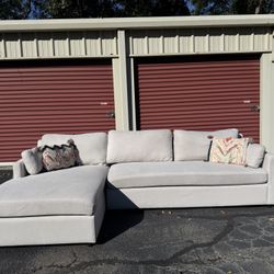 Beautiful Cream Sectional ( Delivery Available ) 