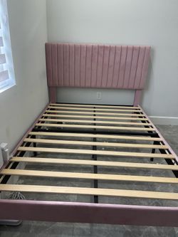 Full size bed