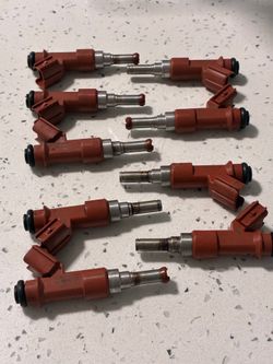 Genuine Toyota / Lexus Fuel Injector Part #23(contact info removed)0 / 23250-0P040