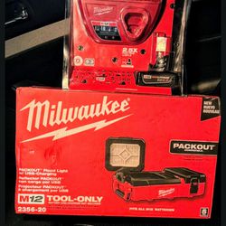 Milwaukee M12 Packout Kit,Flood Light With USB Charging 4.0 Battery & Charger (New Item)Asking $130 Firm on Price 