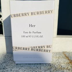 Burberry Her Eau De Parfum 
