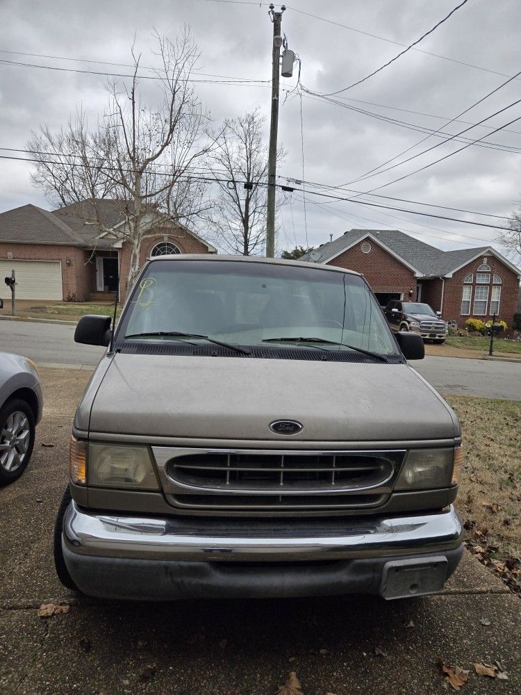2002 Ford E-150