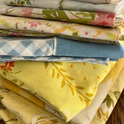 12pc Vintage Bedding Sheets Pillowcases