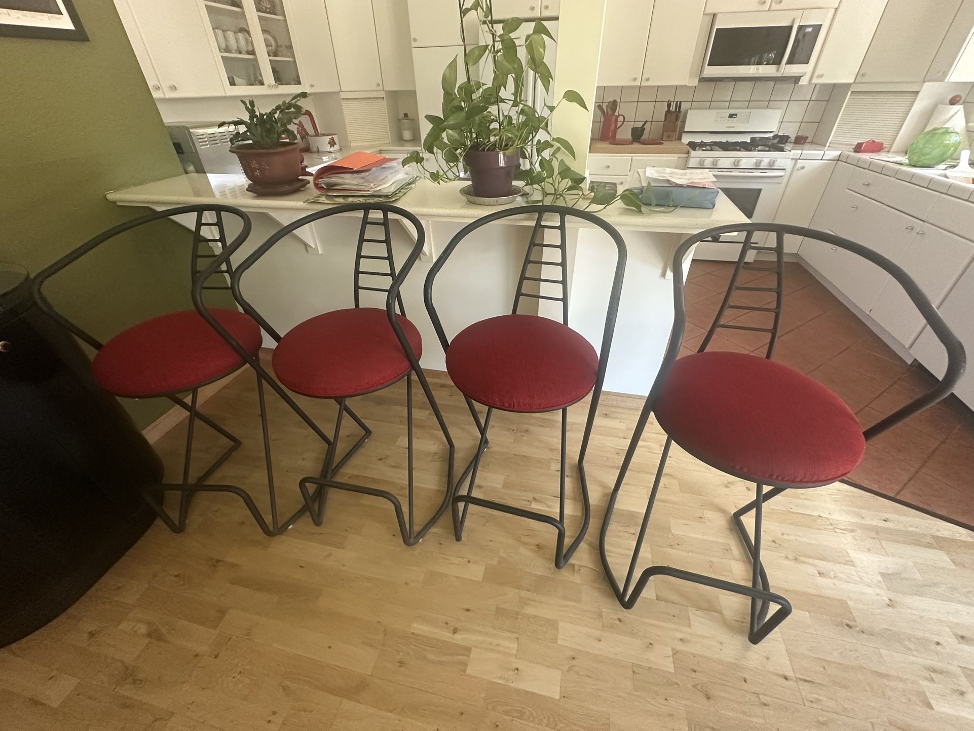 Set of 4 Matching Vintage Retro Bar with Foot Rest