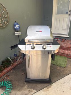 Charbroiled propane barbecue (BBQ)