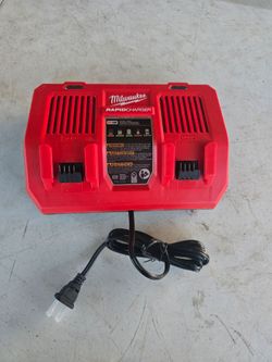 🔥$100 PRICE IS FIRM🔥 Milwaukee M18 18-Volt Lithium-Ion Dual Bay Rapid Battery Charger
