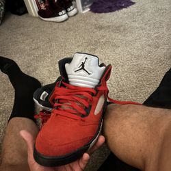 Jordan 5 Red