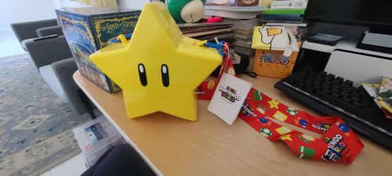 Super nintendo land popcorn bucket light up star