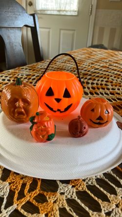 5 vintage Halloween pumpkins