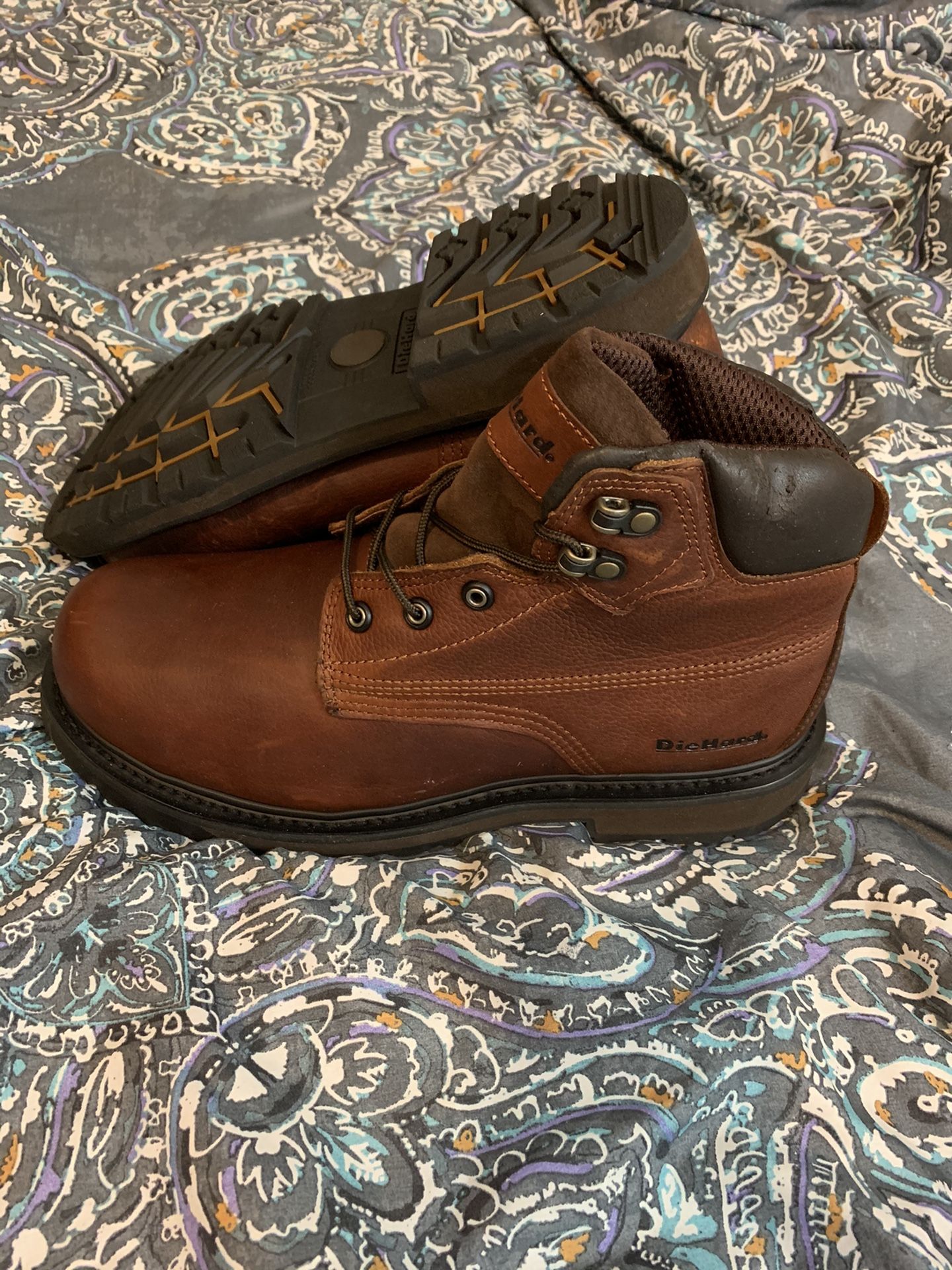 Men’s boots 🥾 toe size 10 1/2