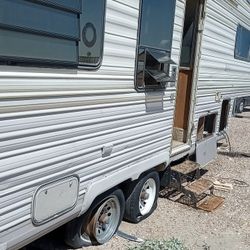 Fifth Wheel Trailer