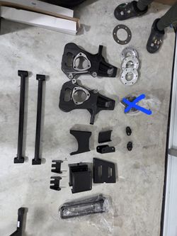 Partial kit McGaughys 7–9 Lift Kit for a 2014–2018 Chevrolet Silverado 1500