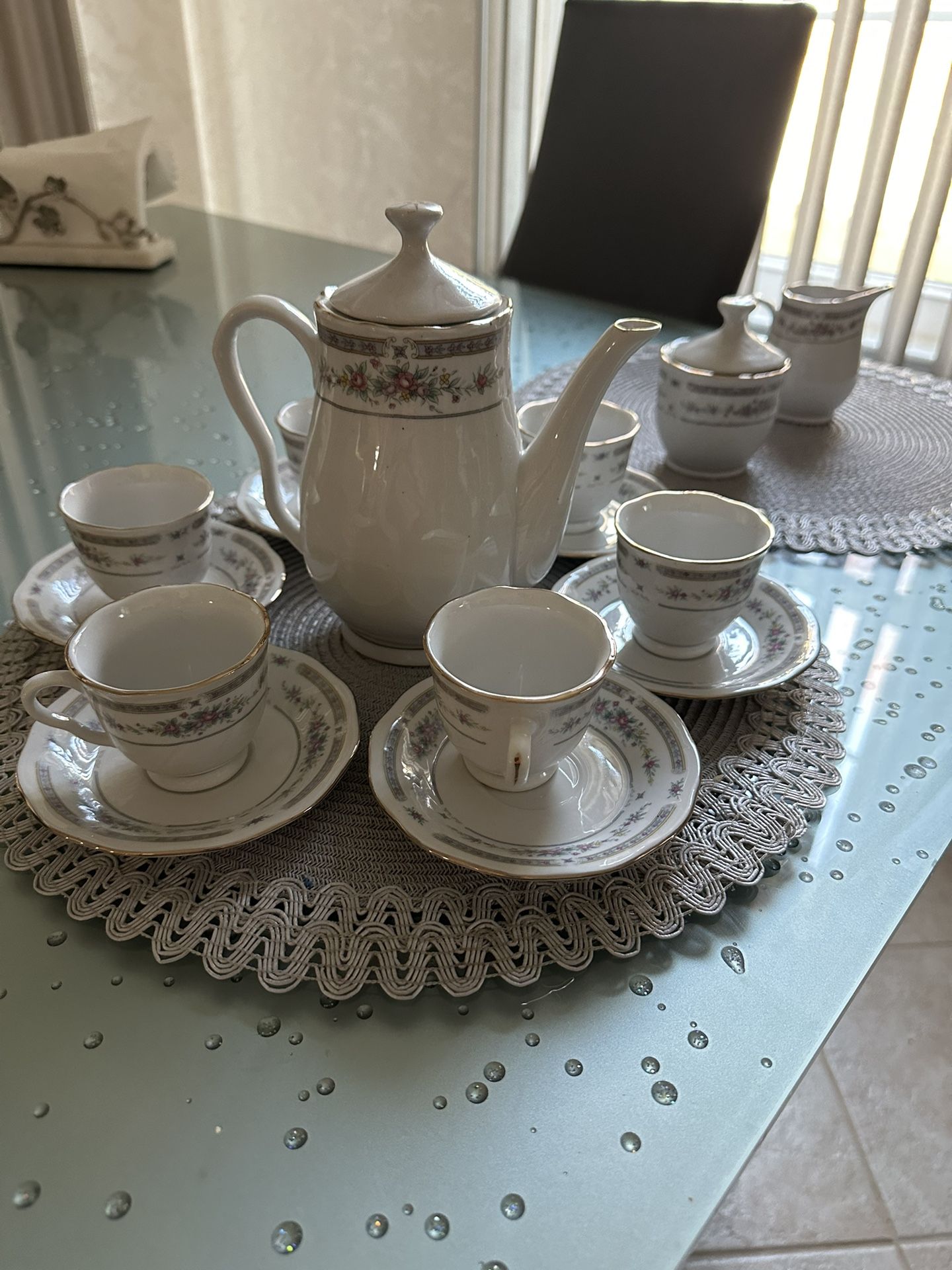 Brand New  Coffee Set  For 6 Persons