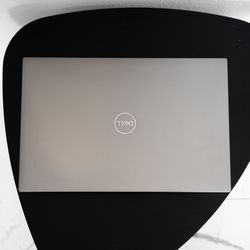 Dell XPS 17 32gb 2tb 9720 Silver 2.3GHz i7 Laptop