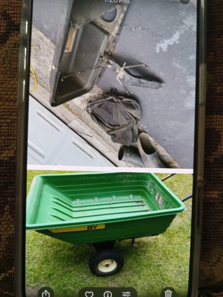 John Deere Cart Dunps Tows Or Wheelbarrel And Bagger