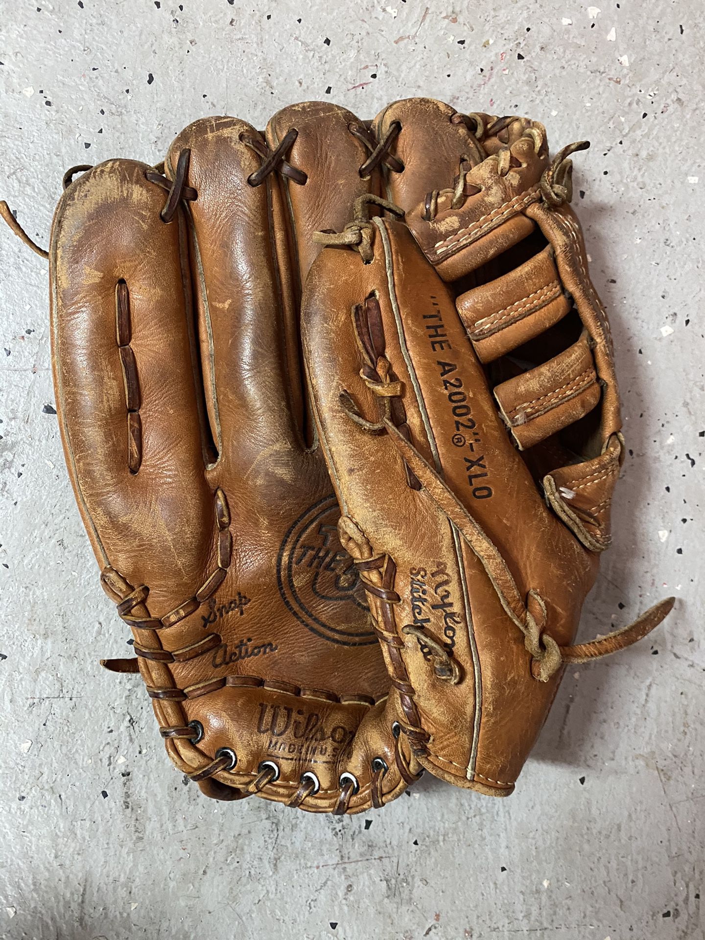 Wilson A2002 XLO Baseball Glove