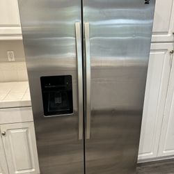 Refrigerator 