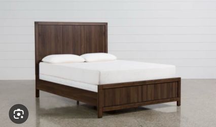 Living spaces queen bed