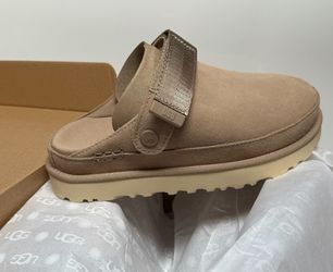 UGG WOMENS GOLDENSTAR CLOG PLATFORM (SAND) BRAND NEW IN BOX