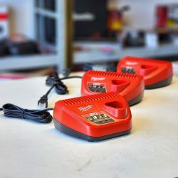 Milwaukee M12 12Volt Lithium-ion Battery Charger