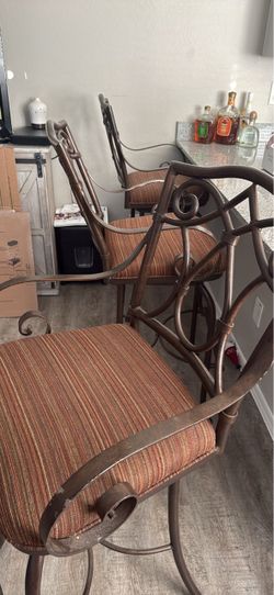 Metal Bar Stools with Upholstered Seats – Set of 3