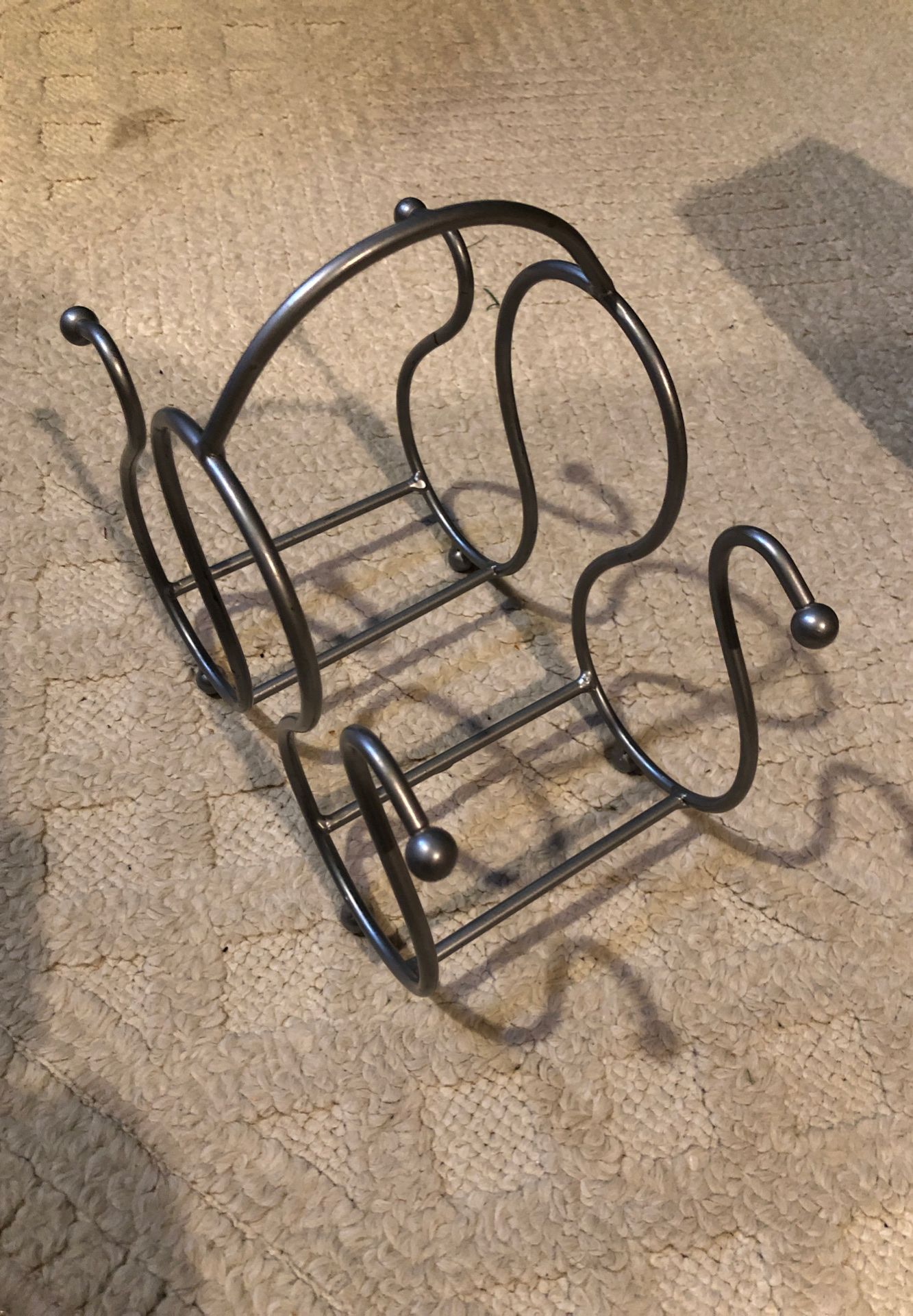 Wine rack for 3 bottles