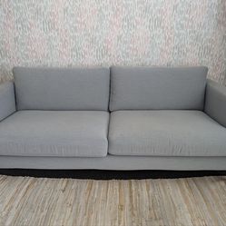 3 seater couch - Can Deliver within the area