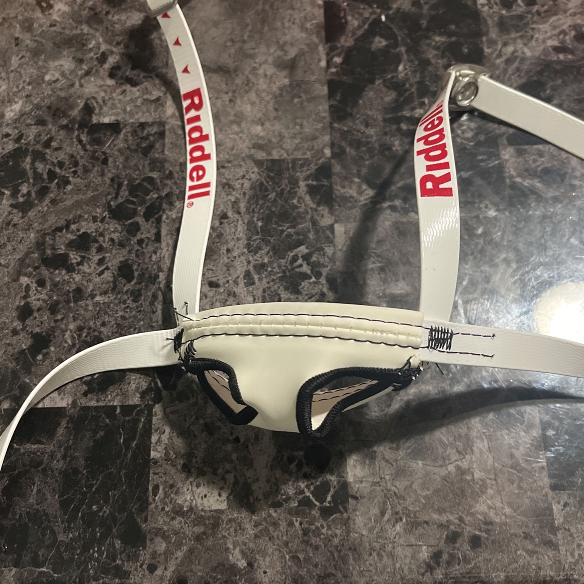 Youth Chin Guard Riddell