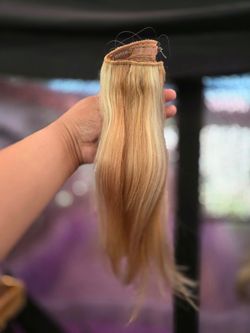 14"blonde highlighted  human hair halo hair extensions. Clip in new