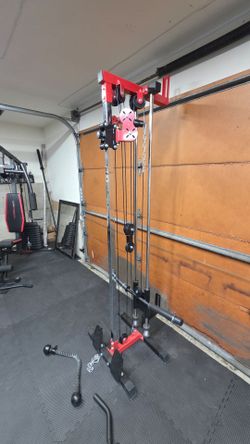 Wall-mounted Adjustable Dual Pulley Cable Machine – Good Condition, New Cables