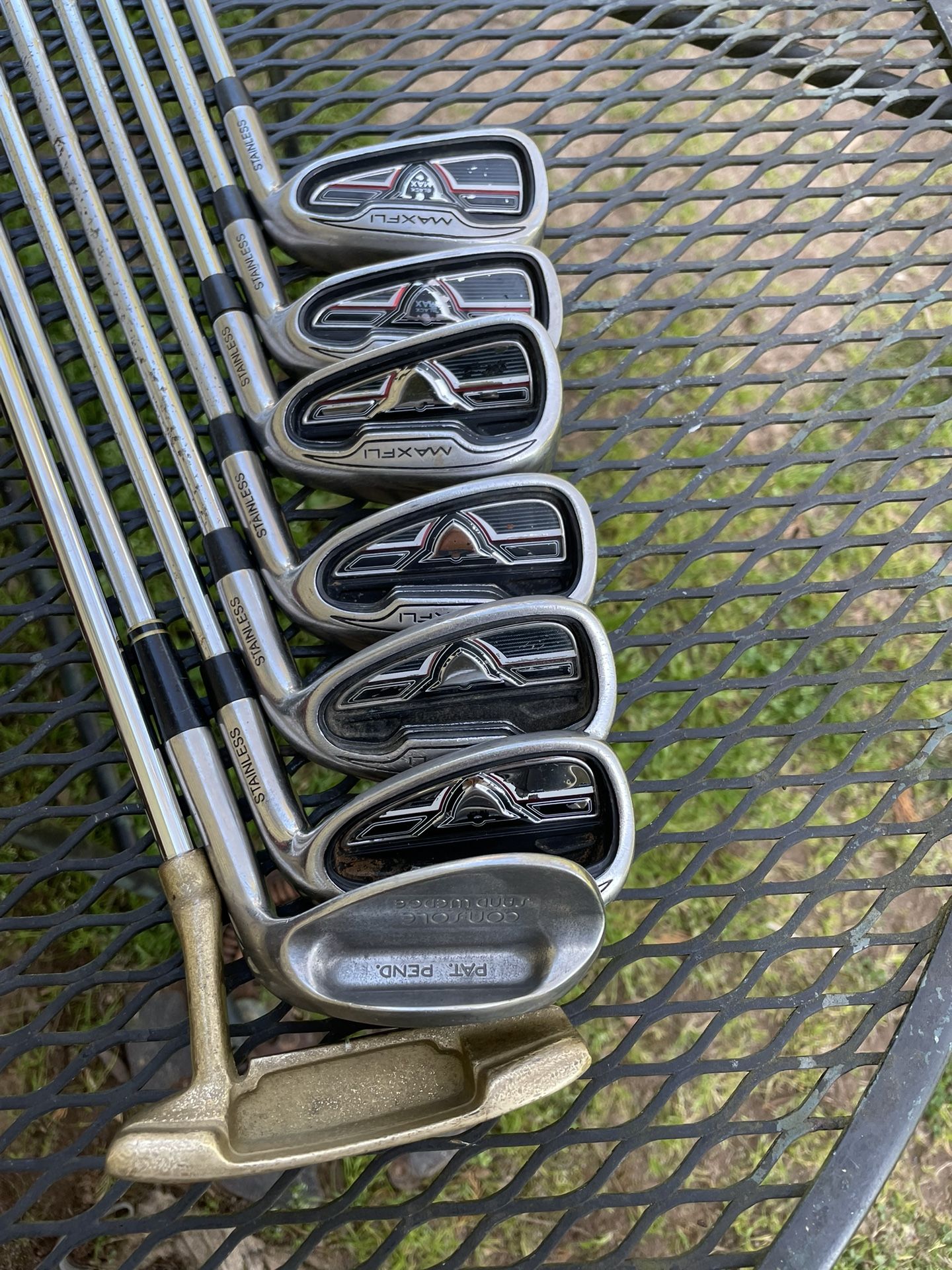 Maxfli Irons With Putter