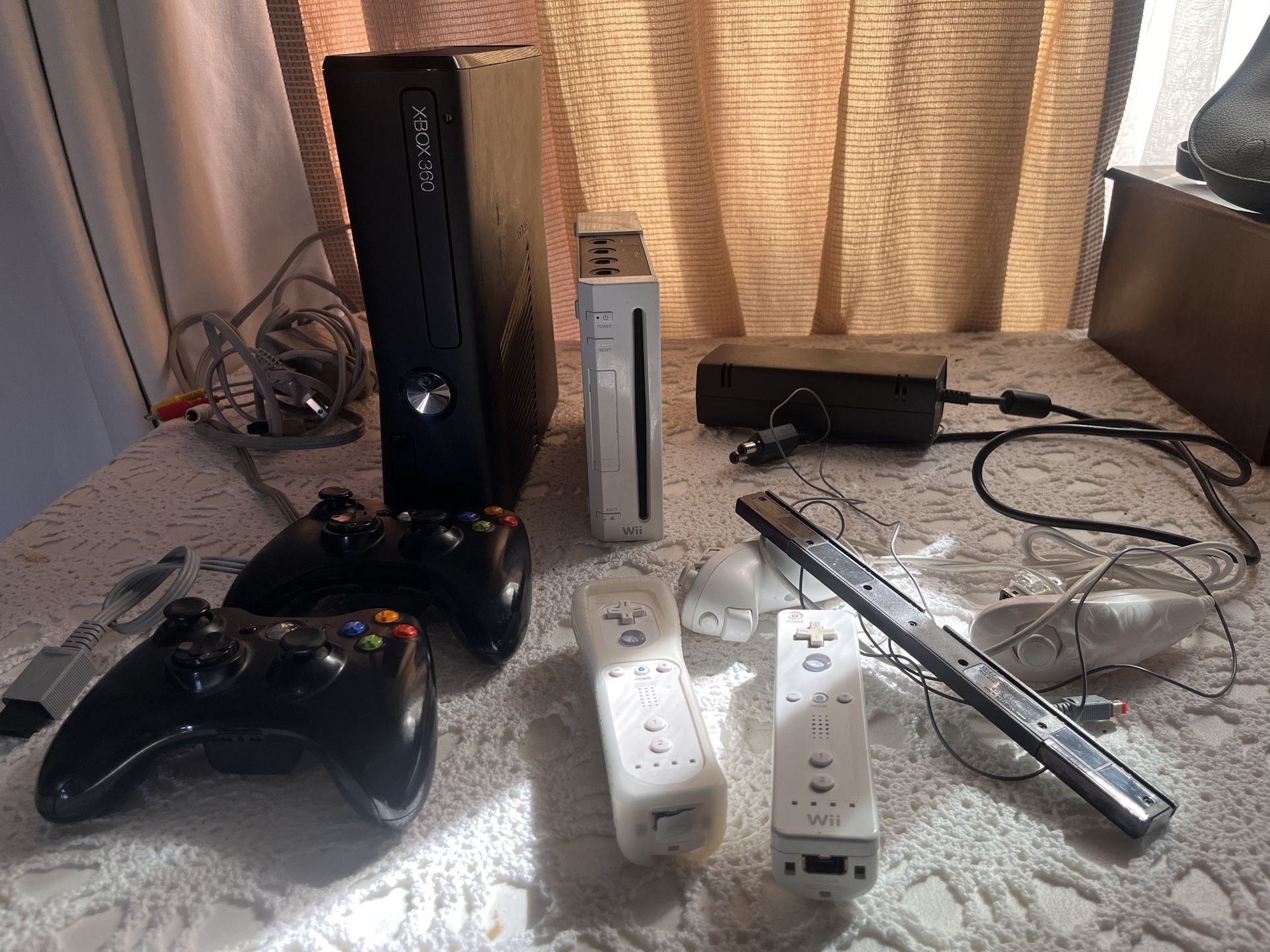 Xbox 360 / Wii Bundle