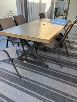 Patio dinning table and chairs 72”