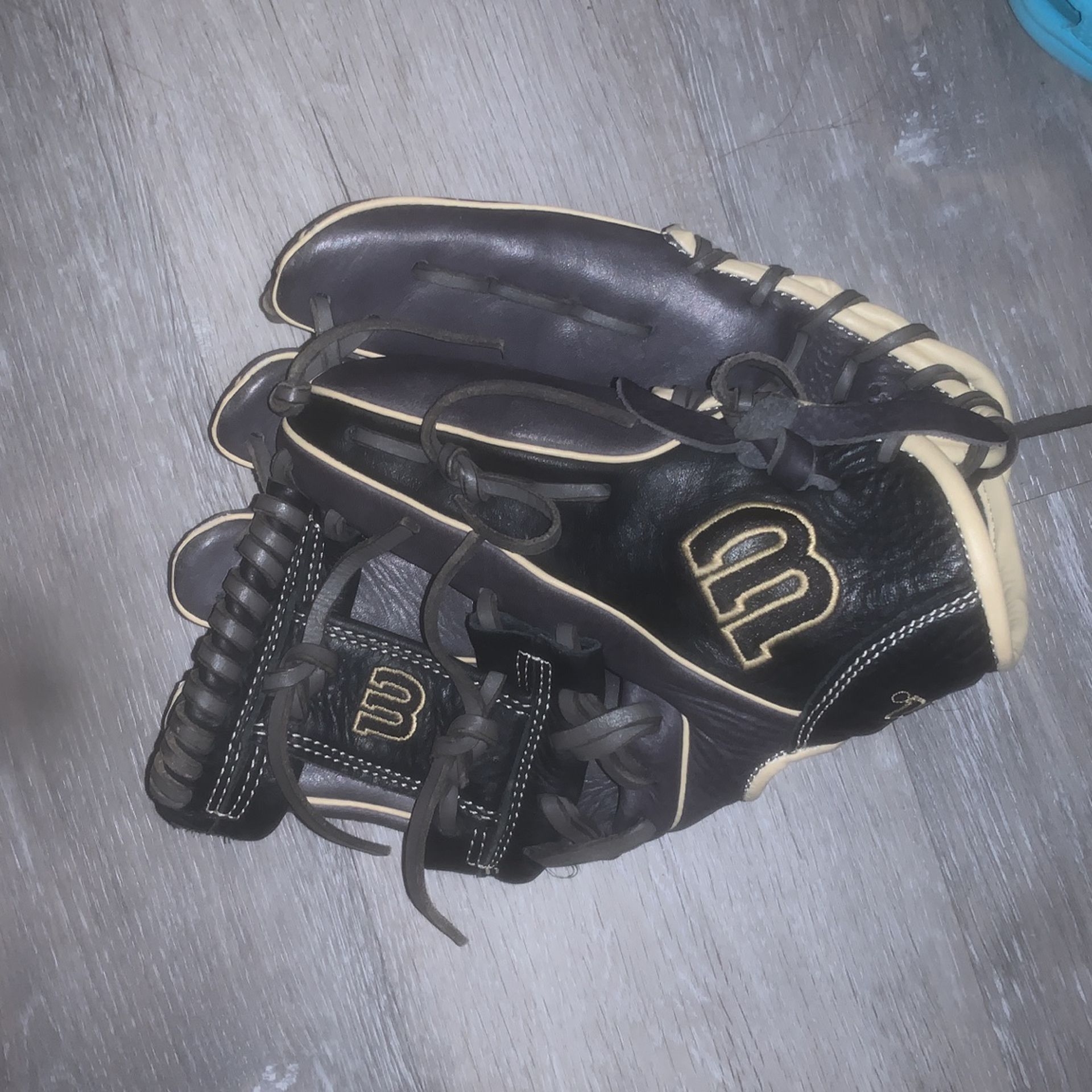 Wilson A1000 11.5 Infield Glove 