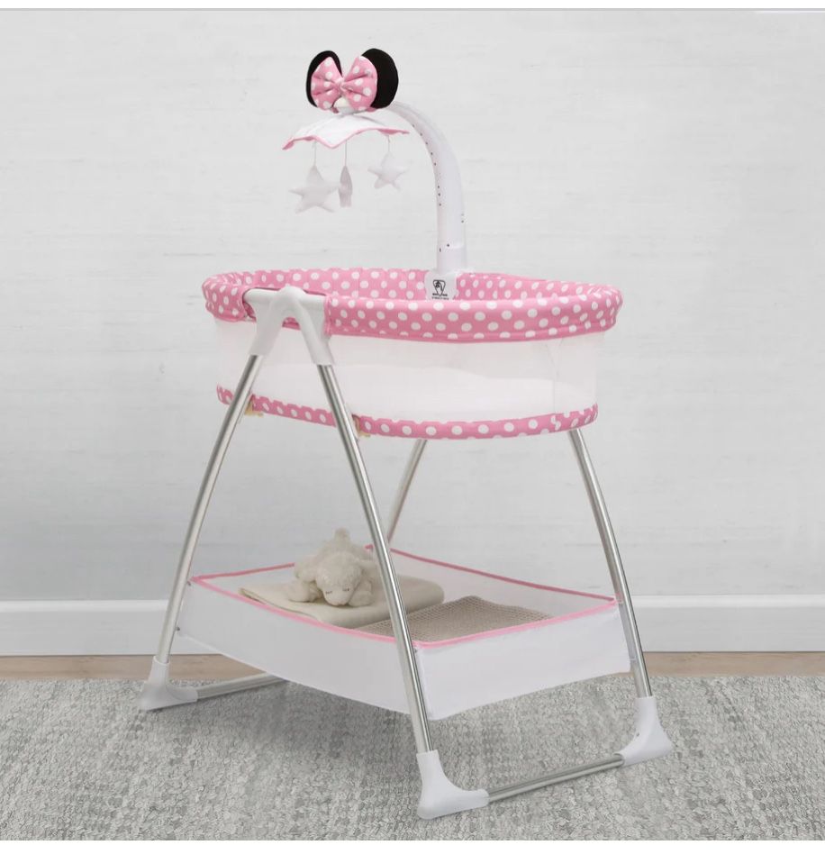 Minnie Mouse Bassinet