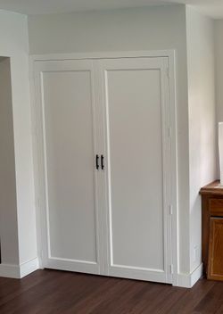 Window Shutters (FREE ESTIMATES & SAME DAY PRICING)- Wood, Plantation, Custom, Interior, Treatments, Coverings. Persianas de Madera. Se Habla Espanol.