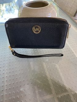 Michael Kors wristlet