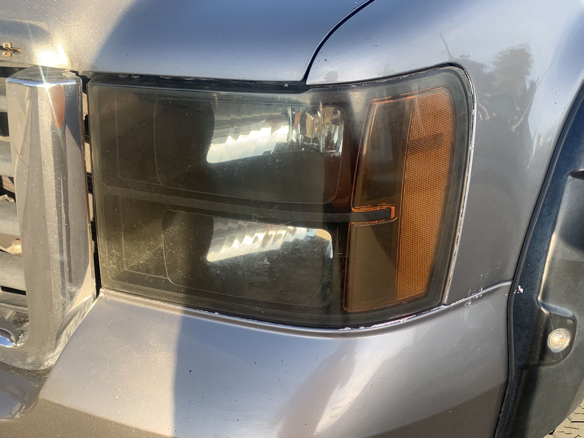 2008 GMC Sierra Headlights 