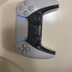 Ps5 controller  NEGOTIATABLE