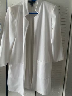 Lightweight white long blazer