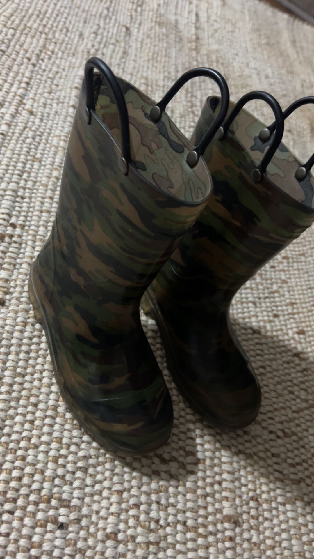 Kids Western Chief Rain Boots size 12 (Read Description