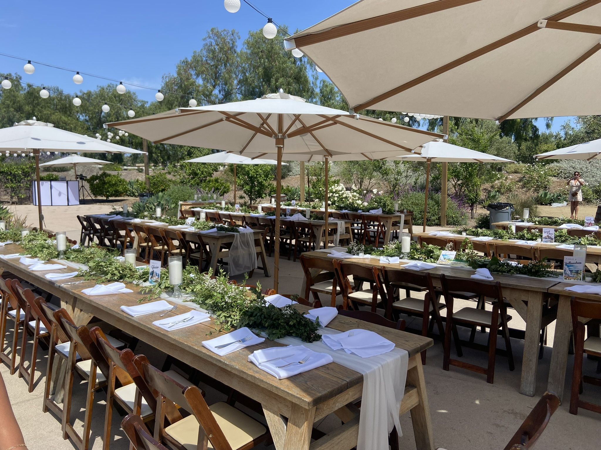 White table Runners