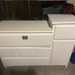  Changing Table